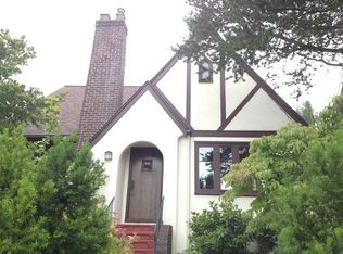 8209 20th Ave NE, Seattle, WA 98115