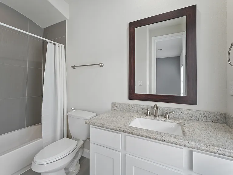5747 Kansas St — Photo 23