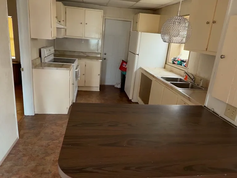 1068 Emerald Ct — Photo 3