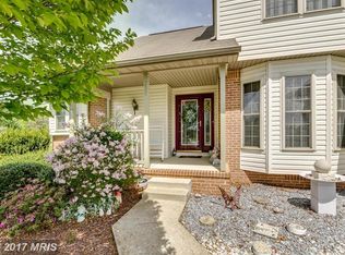 232 Amherst Ln, Falling Waters, WV 25419