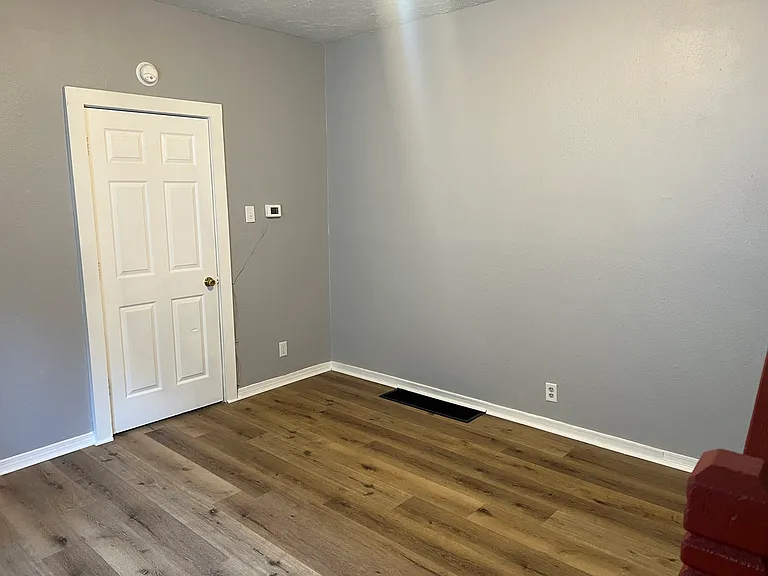 1305 S Belmont Ave — Photo 11