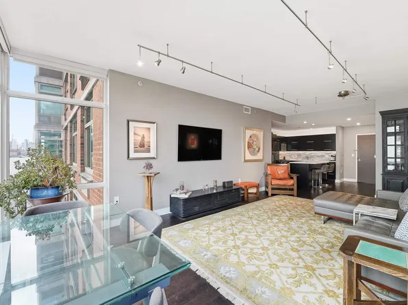 1450 Washington Street image 2 of 28