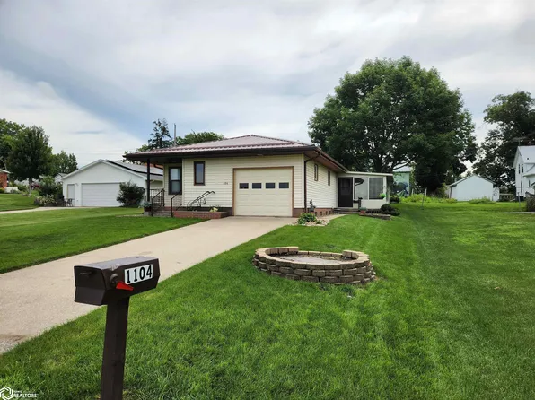 1104 Washington St, Tama, IA 52339