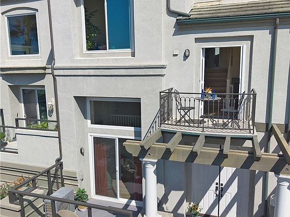 3rd image of 19261 Surfview Dr