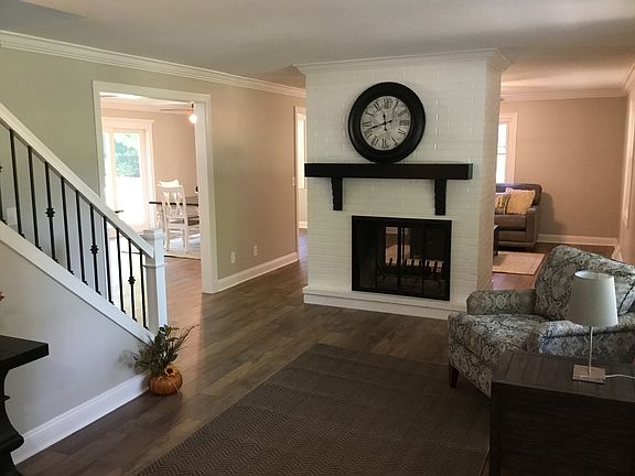 3rd image of 5153 Coldbrook Dr