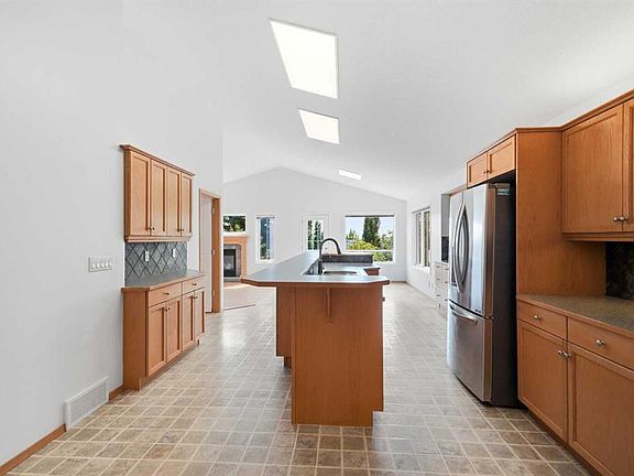 4th image of 288 NW Springborough Way SW