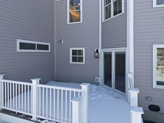 4th image of 51 W Main St #6R