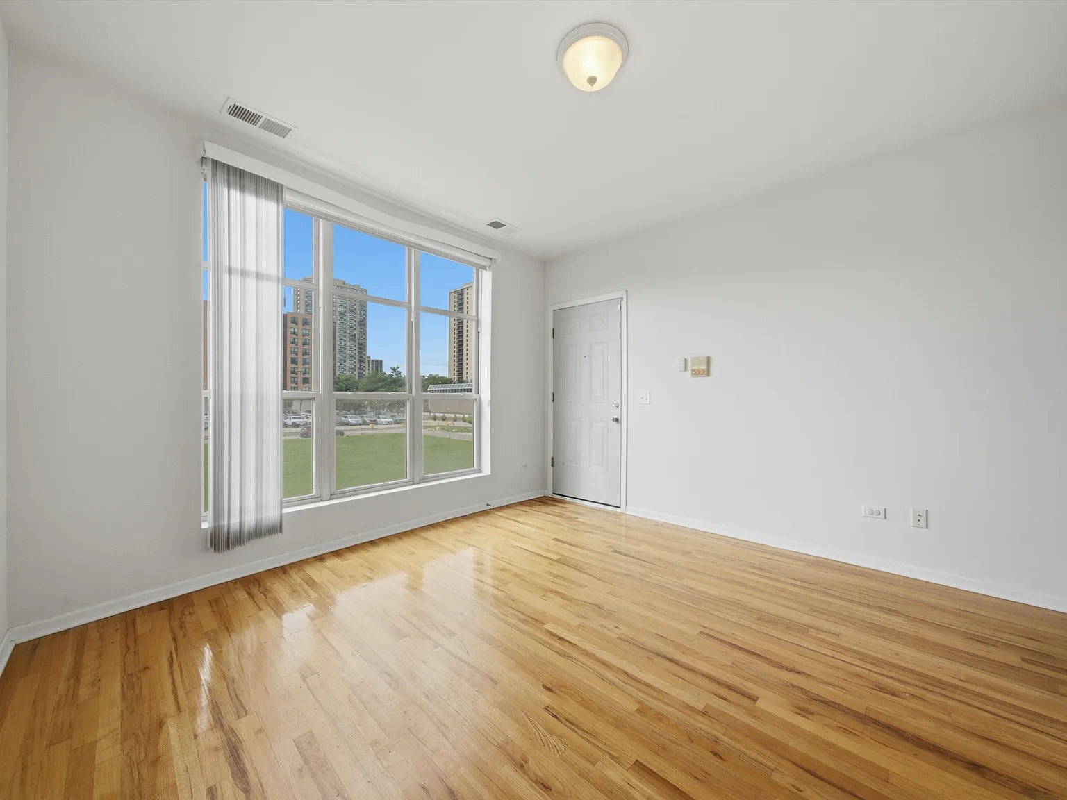 2 bed, 1288 sqft, $2,500 — Photo 4