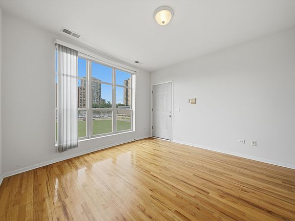 4th image of 318 E 25th St #2E