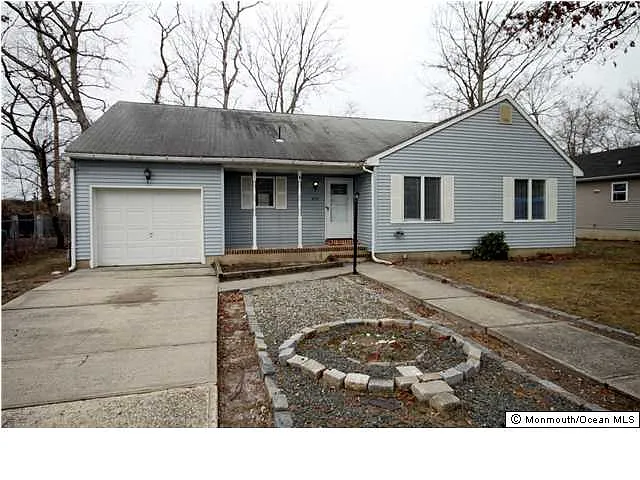 270 Wallace Ave photo 1