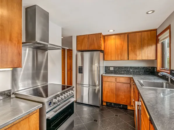 2101 Nob Hill Ave N APT 1A, Seattle, WA 98109
