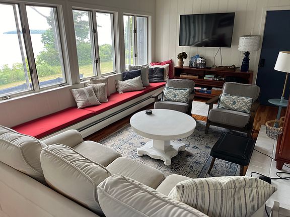 Living Room, smart tv, streaming
