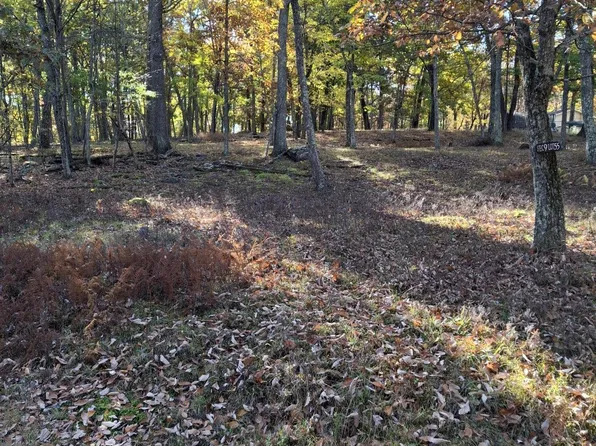 150 Oak Ridge Cir, Hawley, PA 18428