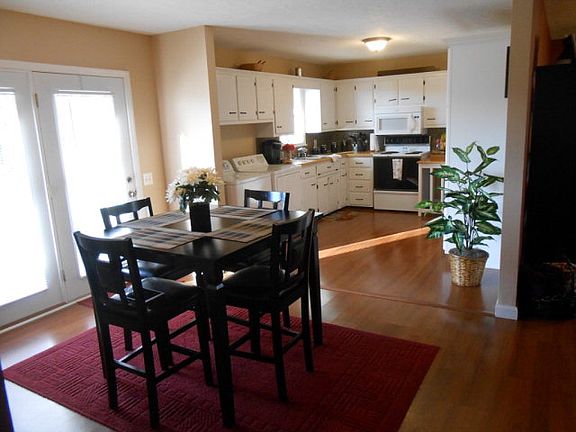 5th image of 825 New Circle Dr