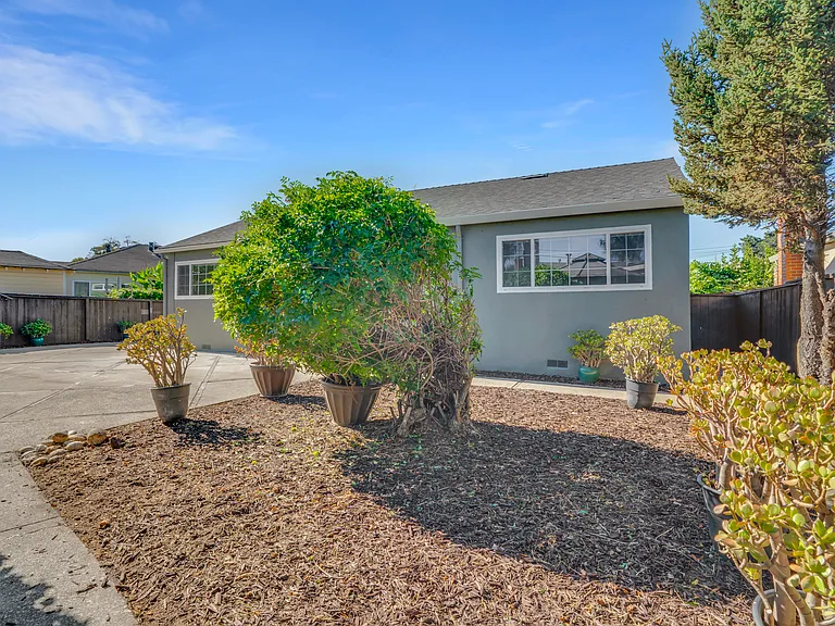 Leonard Dr — Photo 24