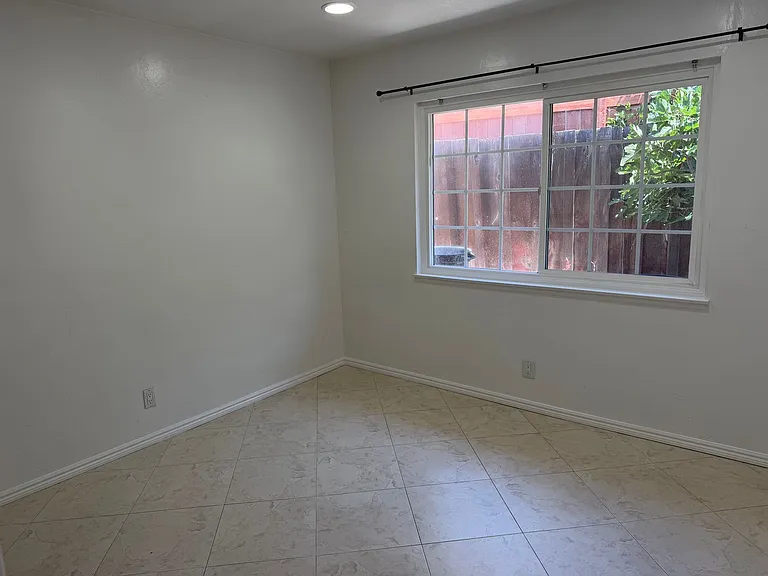 343 Sunrise St — Photo 15