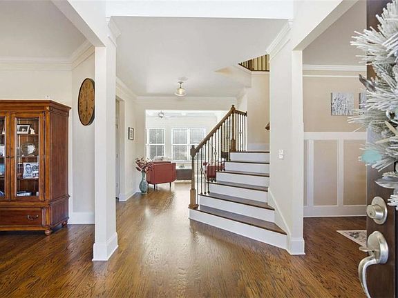 5th image of 4095 Sophy Dr