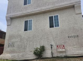 8261 Crenshaw Dr, Inglewood, CA 90305
