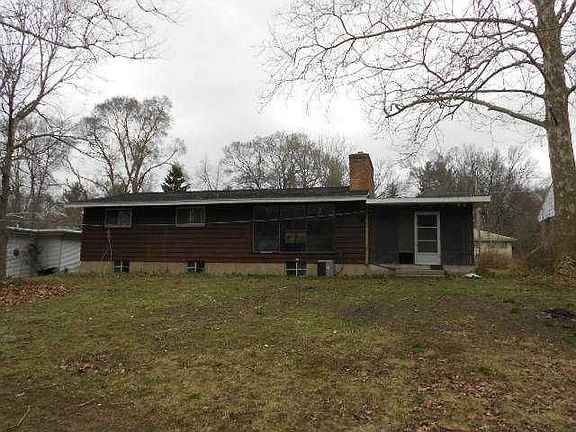 4th image of 836 Lamberton St NE