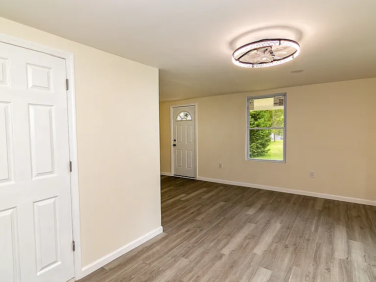 174 Sand Spring Rd — Photo 11