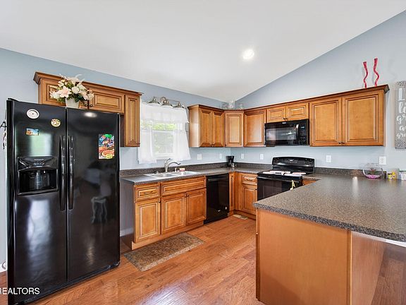 4th image of 259 Freewill Ridge Rd
