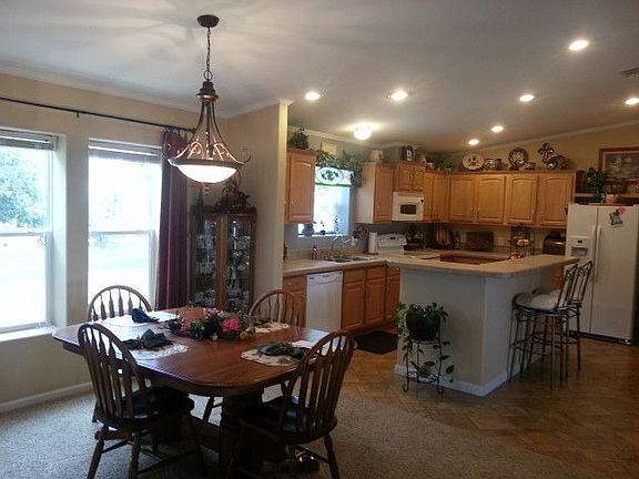 3rd image of 502 N Buckboard Dr