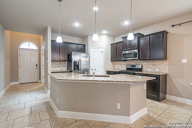 12911 Brewster Ml — Photo 7