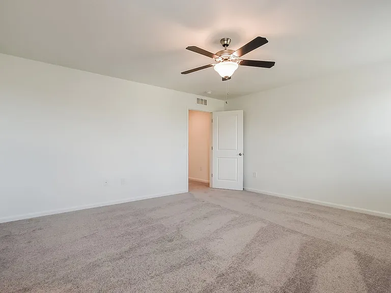 2042 Hemingway Cir — Photo 9