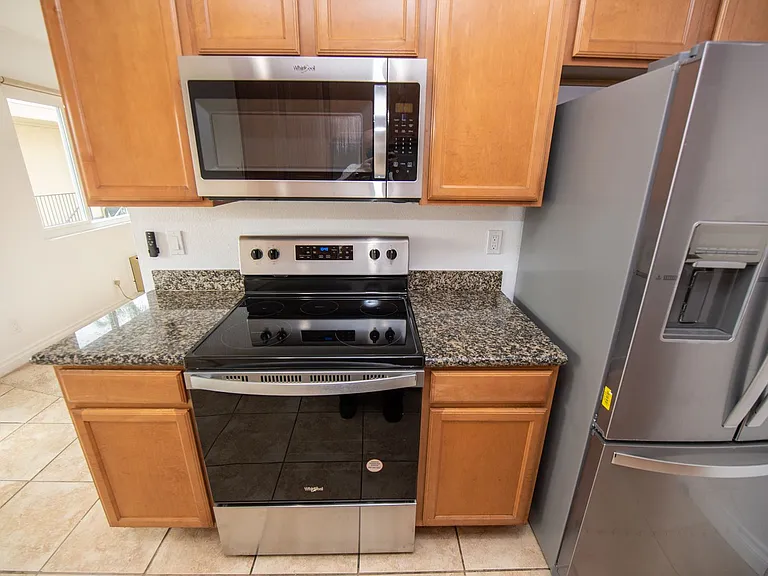 455 Ballantyne St #8 — Photo 36