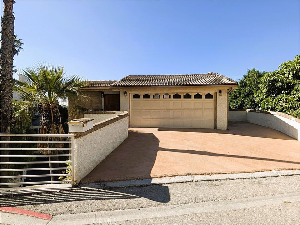 1st image of 2076 Hanscom Dr