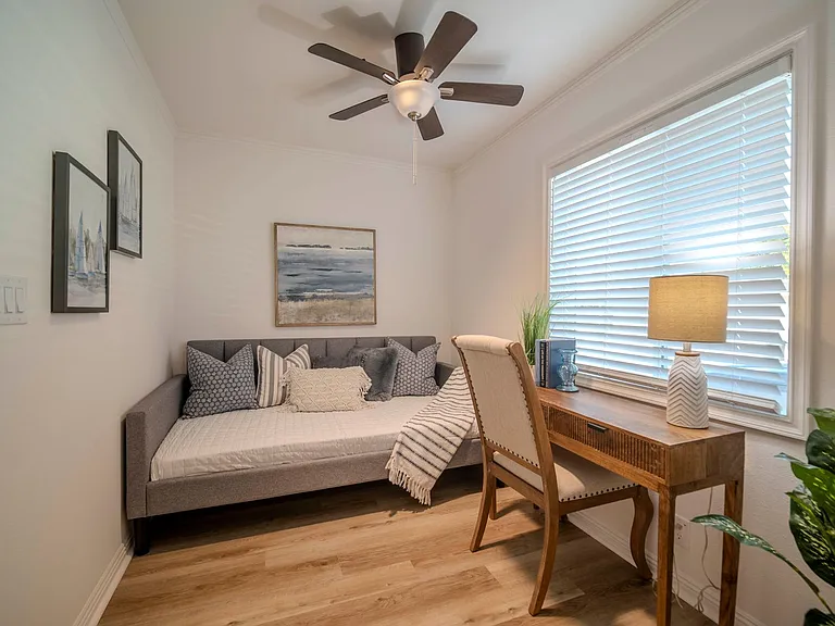 331 Avocado St — Photo 4