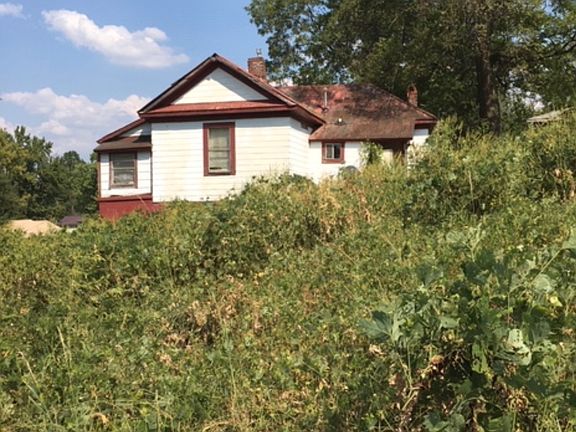 2nd image of 713 New Hill Pl