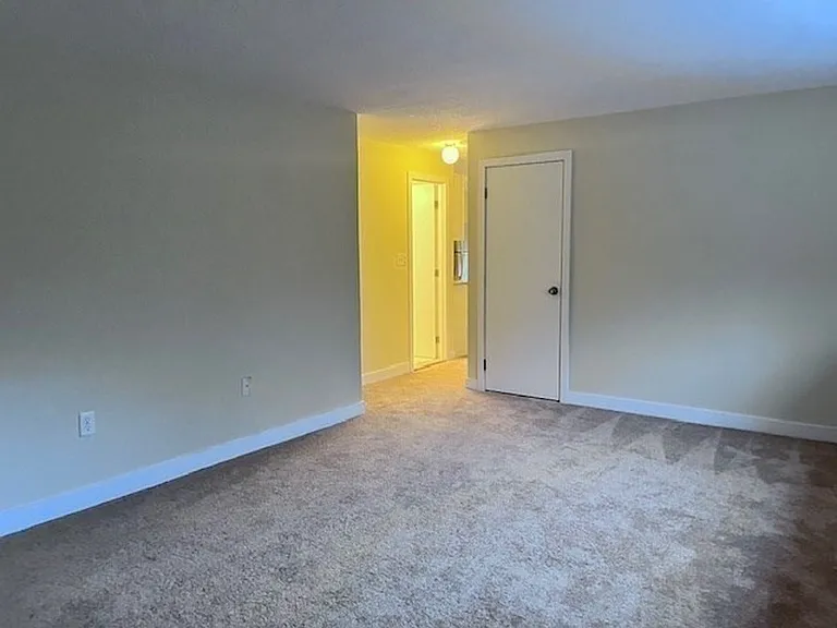 69 Nicholas Rd #B — Photo 7