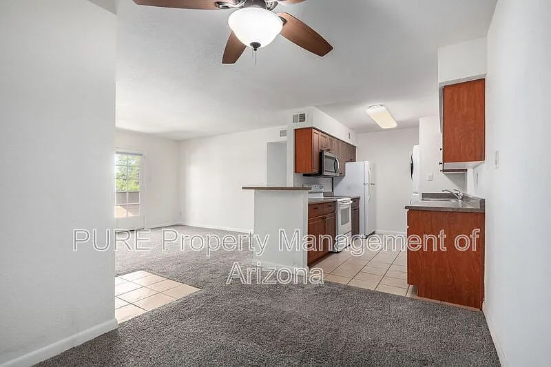 2 bed, 2.0 bath, 919 sqft, $1,550 — Photo 3