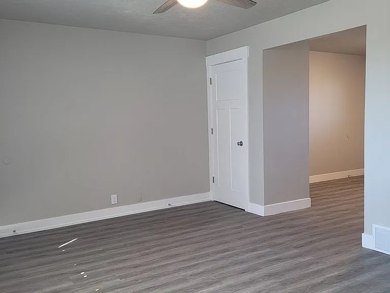 Jordanaire Apartments — Photo 24