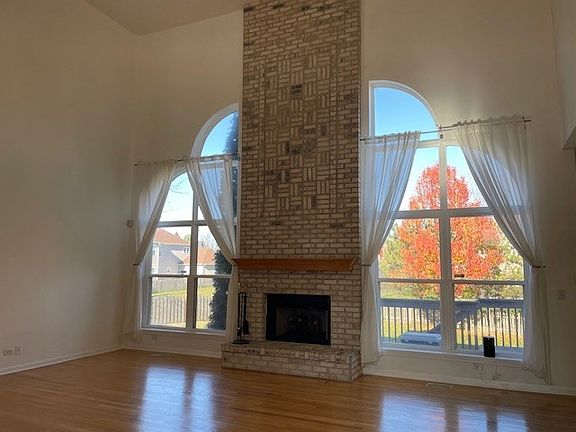 2nd image of 1670 Highmeadow Ln
