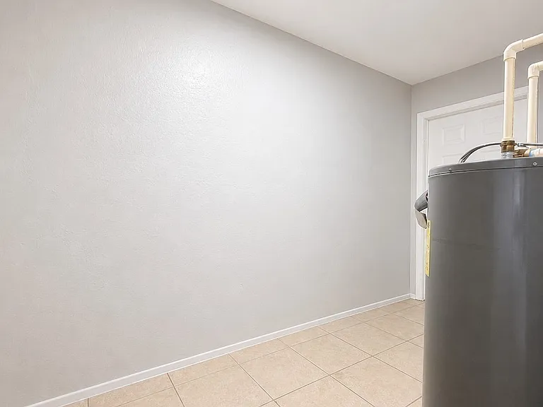 1572 Cypress Dr — Photo 15