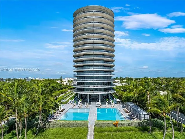 8701 Collins Ave #605 — Photo 4