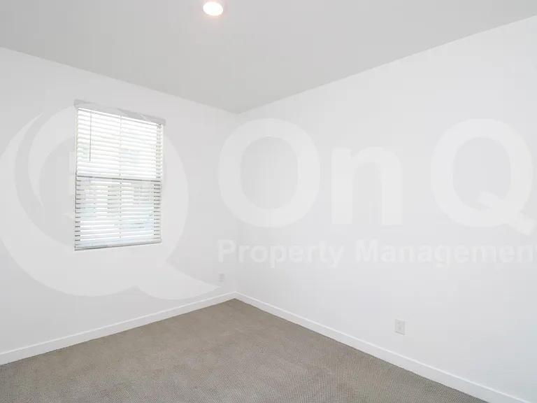 1045 E Thompson Way — Photo 13