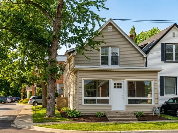 113 Russell Ave #3, Saint Catharines, ON L2R 1V9