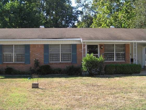 1st image of 3027 Lakehurst Ave