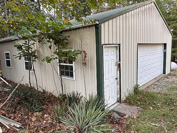 Side view of garage. 