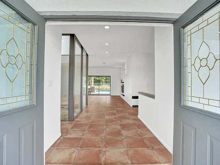 16610 Royal Poinciana Ct — Photo 29