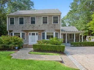 16 Squires Path, East Hampton, NY 11937