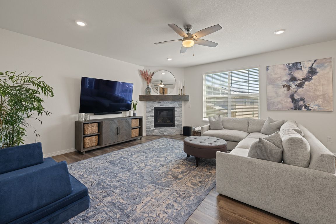 next background image