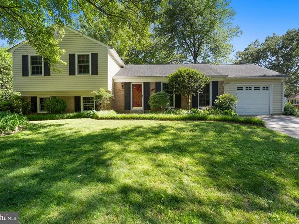 9501 Wallingford Dr, Burke, VA 22015
