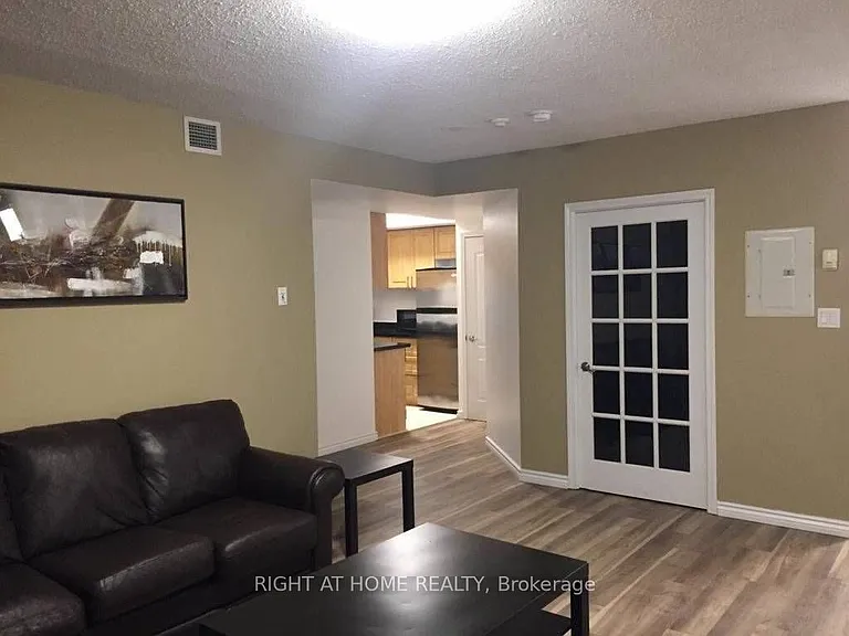 263 Wellington St W #705 — Photo 8