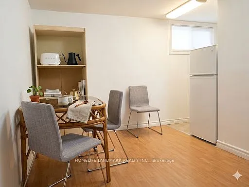 22 Glendinning Ave #LOWER — Photo 4