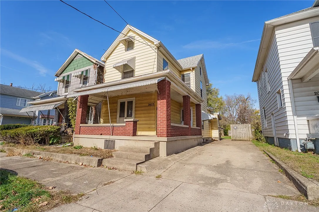 2023 Arlington Ave photo 1