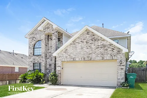 8015 N Tarrytown Crossing Dr Photo 1